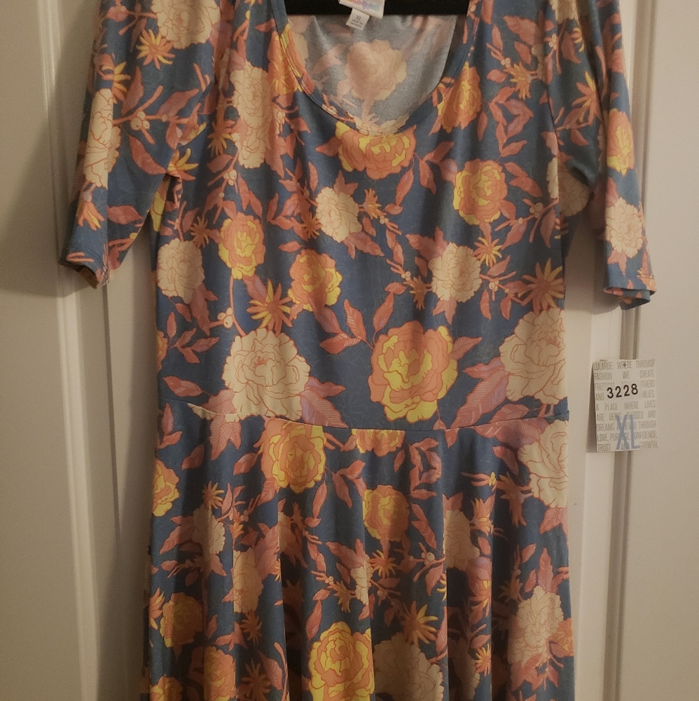 LuLaRoe Floral Nicole